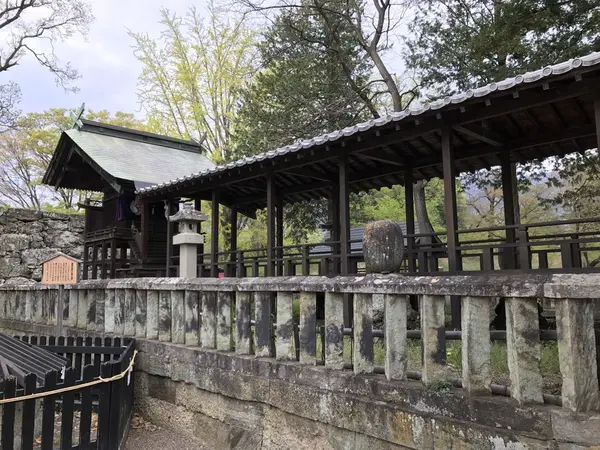 真田神社本殿裏