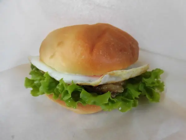 伊賀牛を使用した伊賀牛バーガー