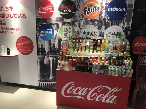 たくさんのコカコーラ社製品が‼︎