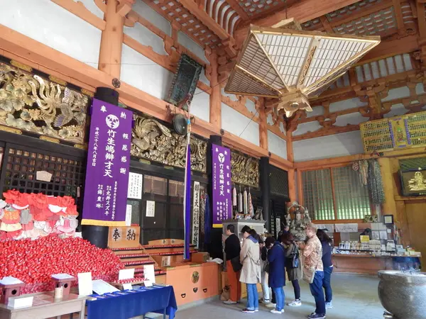 広々とした外陣