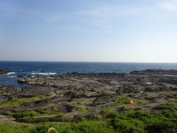 ハイキングコースから見下ろす海岸線