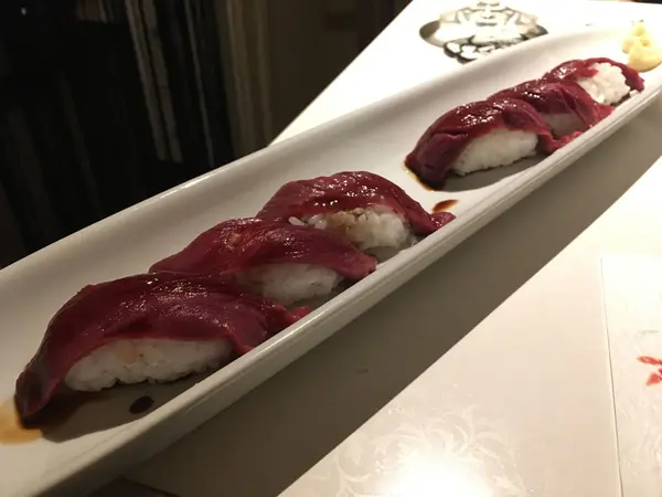 馬肉寿司