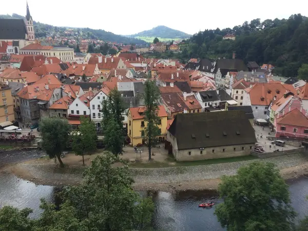 街自体はそんなに大きくないので歩いて一周できちゃいます！街並みもすごくキレイなので是非散策してみてください♪