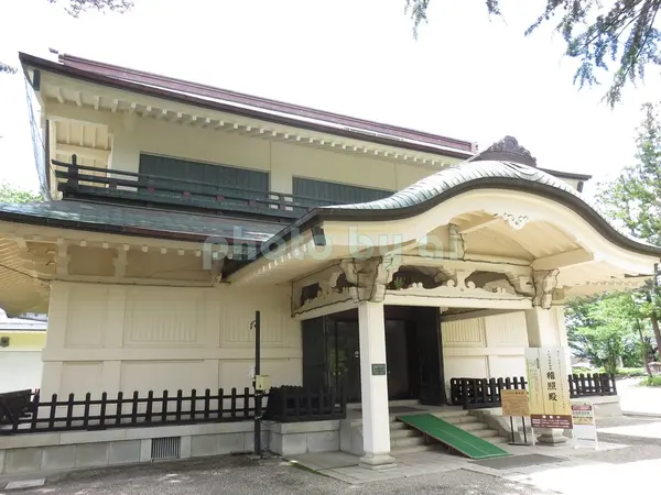 上杉神社稽照殿