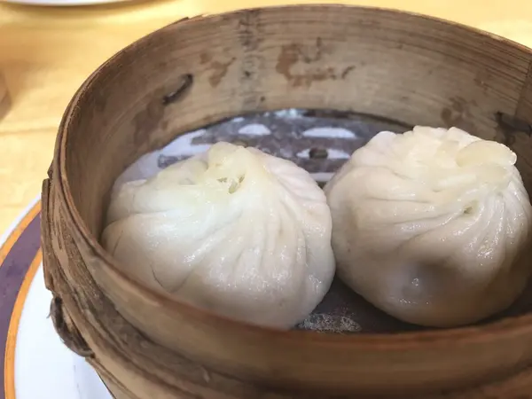 小籠包も一個から頼めます。