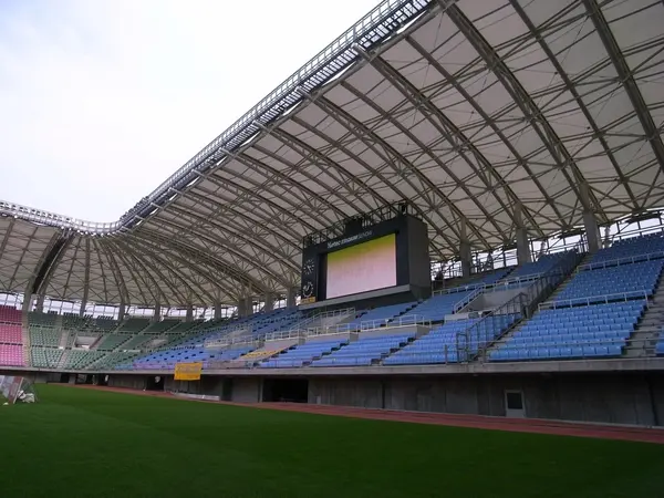 ピッチの近いサッカー専用