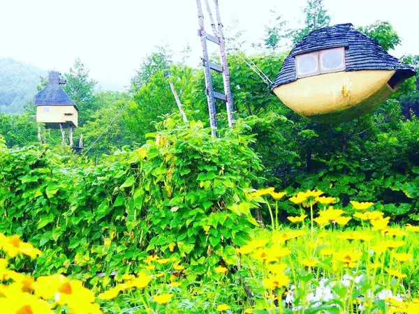 左奥には「高過庵」