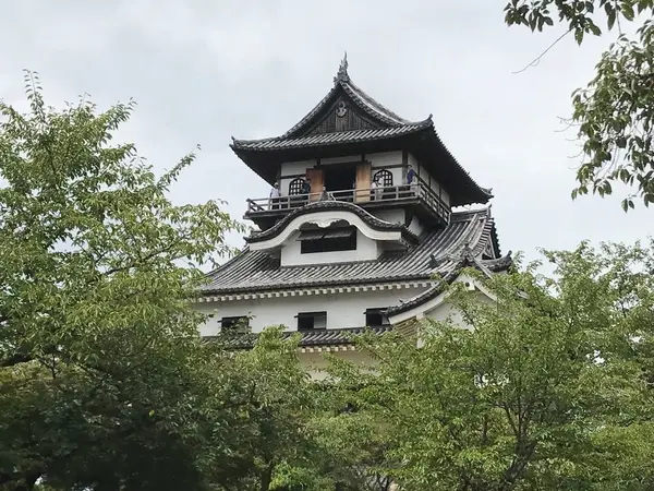望楼型・三層四階地下二階・複合式天守