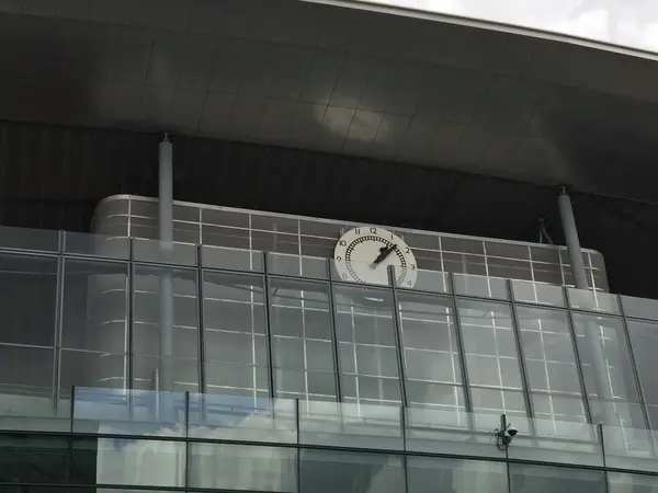 「CLOCK END」の時計