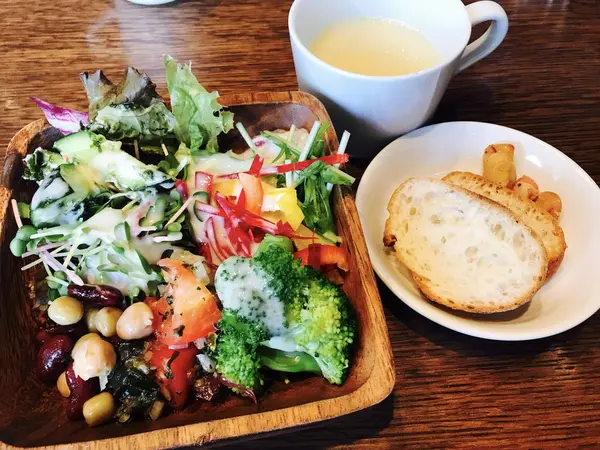 サラダバーがあるから野菜たくさん取れます！