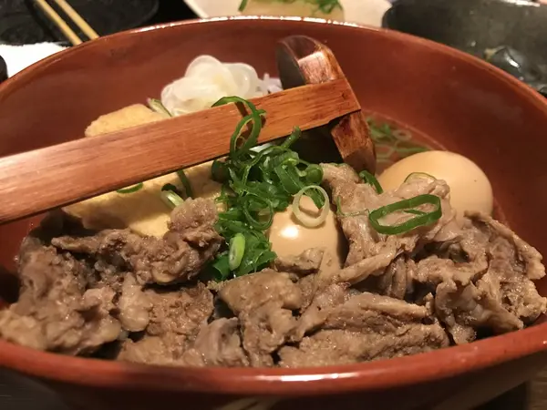まずはおでん盛り合わせ