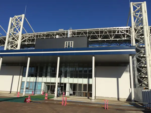 綺麗なメインスタンドになりそう