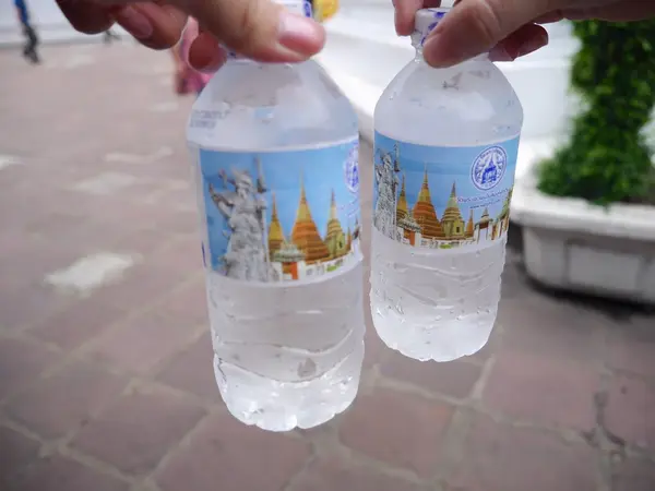 チケットにはお水引換券付き