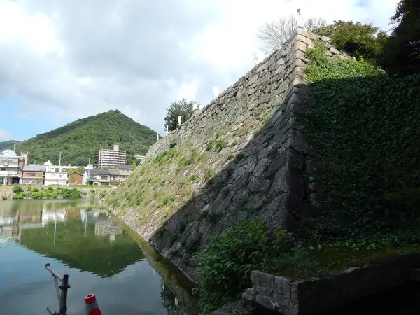 立派な石垣です