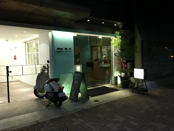 入口は山手通り沿いです。