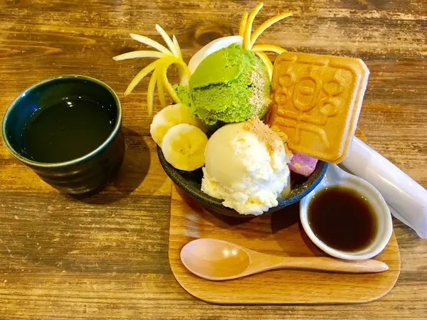 茶房特製あんみつ