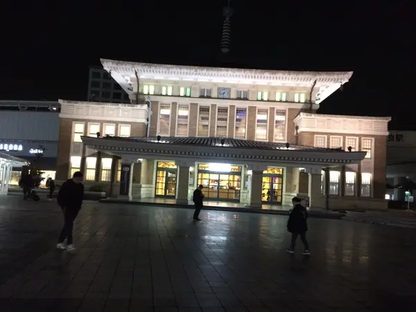 駅前 でも どこかの 寺院 みたい？