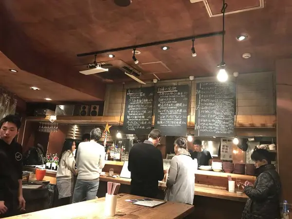 スタンディングだけど落ち着く空間
