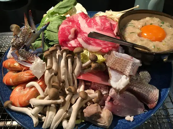 不動の人気！勝っちゃん  寄せ鍋