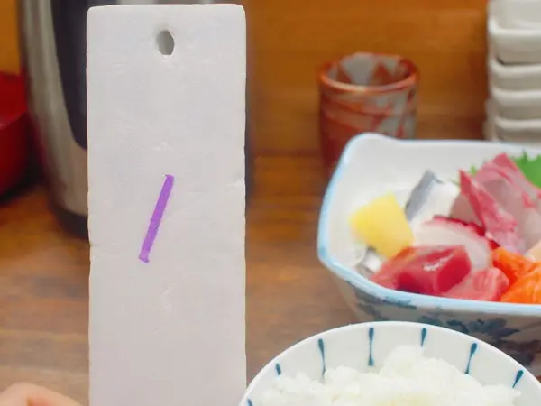 メニューの札の裏は必ずチェック！