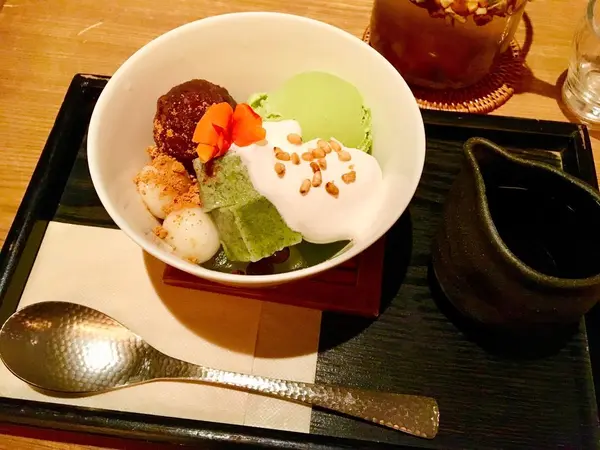 生麩と白玉のクリームあんみつ