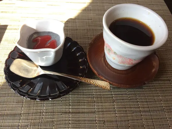 胡麻豆腐 苺ソースがけ