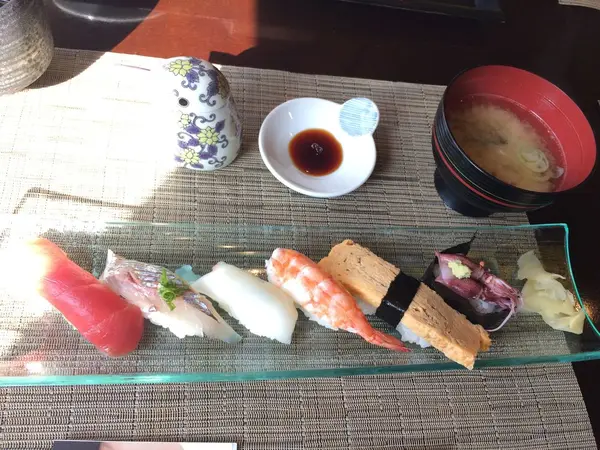 珍しいホタル烏賊のお寿司