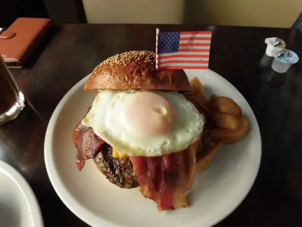 GW BURGERジョージ・ワシントンバーガー