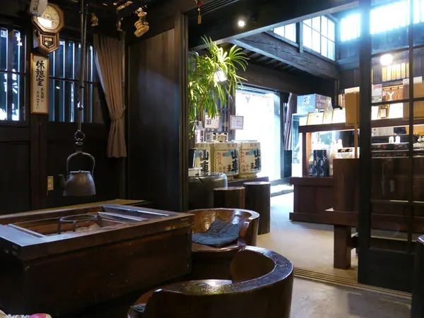 酒蔵店内