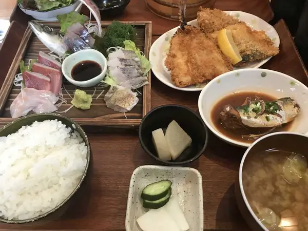 刺身六点盛り