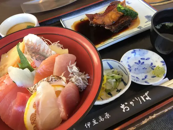 海鮮丼と金目鯛の煮付けセット