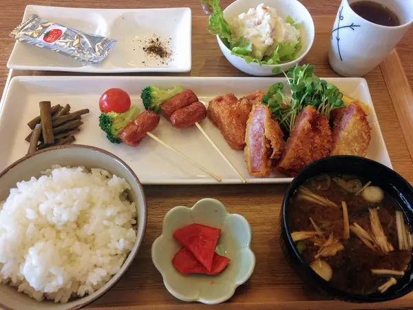 明宝ハムのハムカツ定食
