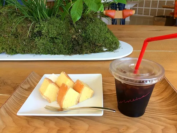 カフェの焼きたてバウムセット