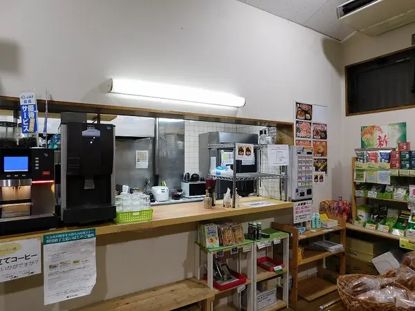 売店および食堂