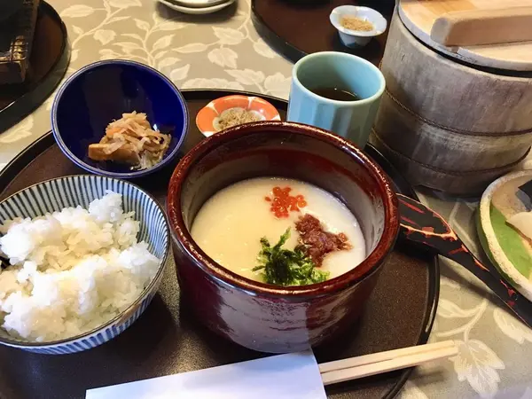 「八坂」と「鴨川」をシェア