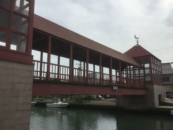 東橋(対岸より)