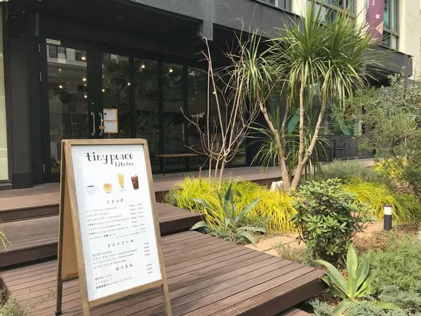 外観とお店の中