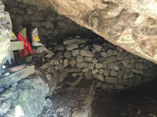 胎内くぐり内部