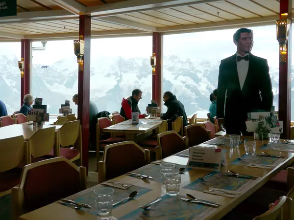 映画007の舞台