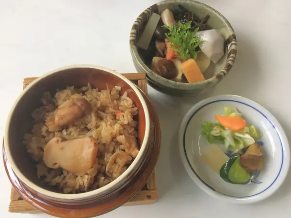 松茸の釜めし