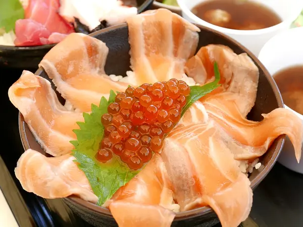 サーモンいくら丼