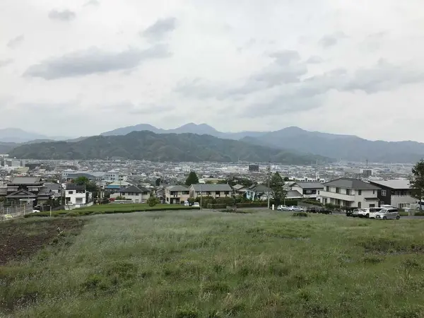 この神社の近くの道からの見晴らし