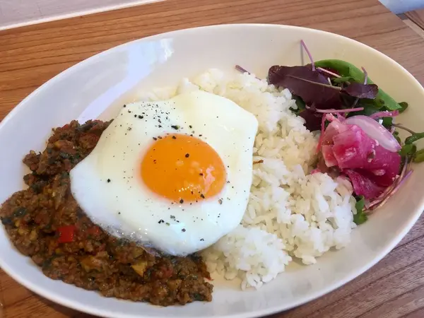 スパイシーなキーマカレー🍛他にも色んな種類のカレーがありましす！！