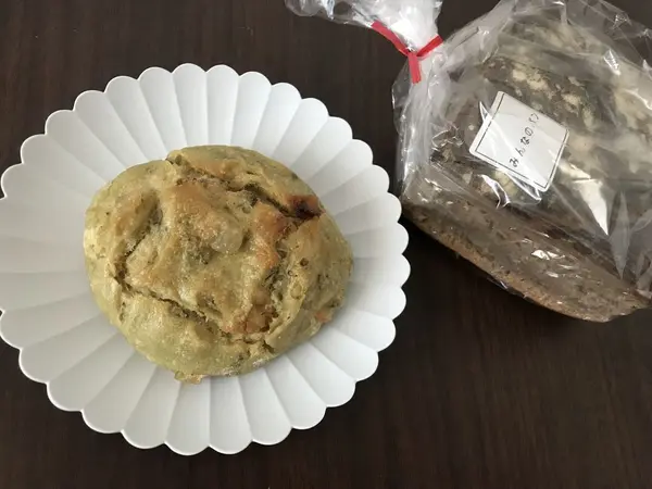 創造と破壊に満ちたピスターシュ