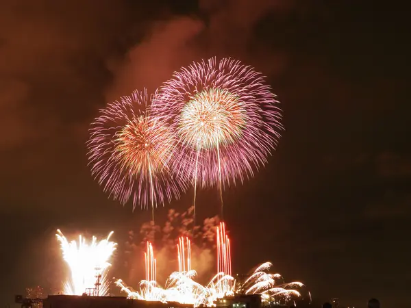 赤レンガ広場などからも