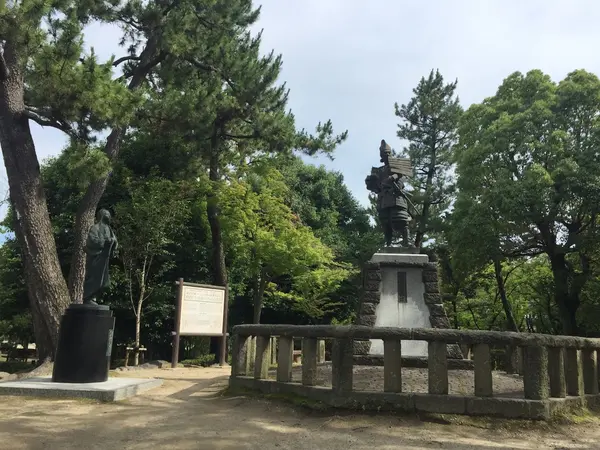 対岸の公園