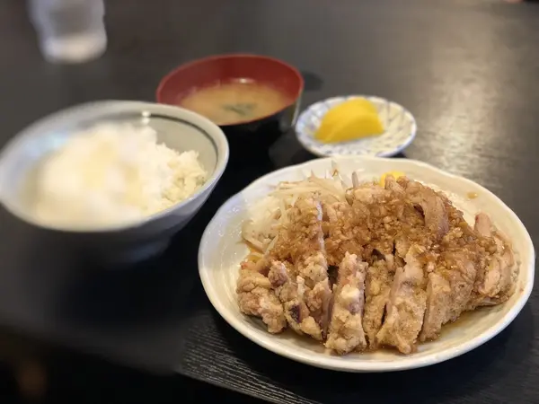 鳥の唐揚げ定食