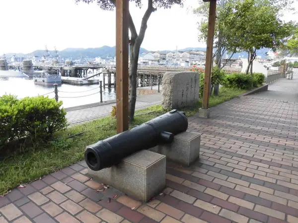 モニュメント