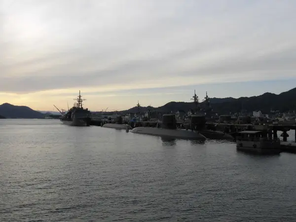 護衛艦や潜水艦など