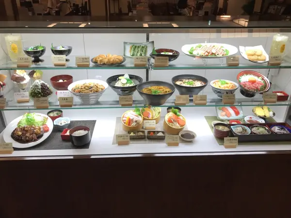 豊富なメニューの食堂